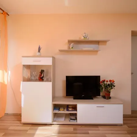 Ante Apartment Split