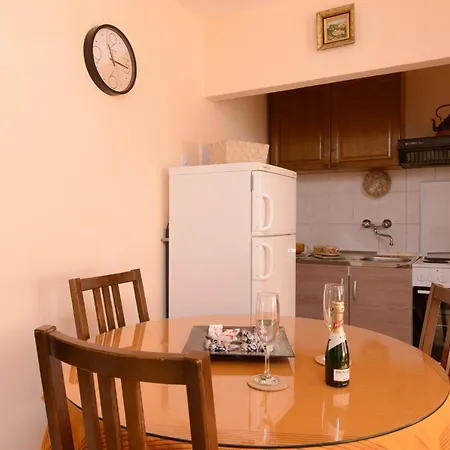 Apartment Ante Split
