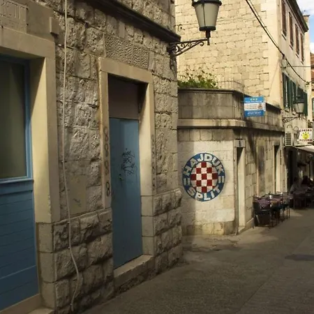 Ante Apartment Split