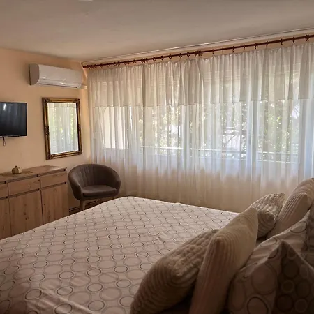 Apartment Ante Split